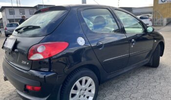 Peugeot 206+ full