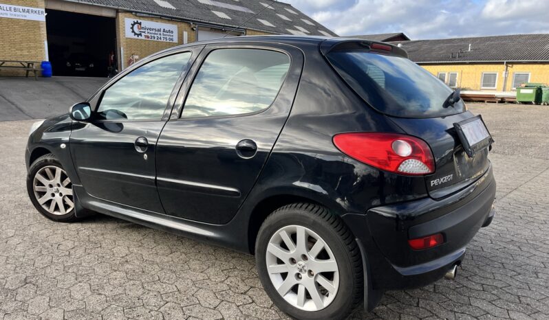 Peugeot 206+ full