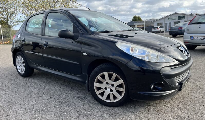 Peugeot 206+ full